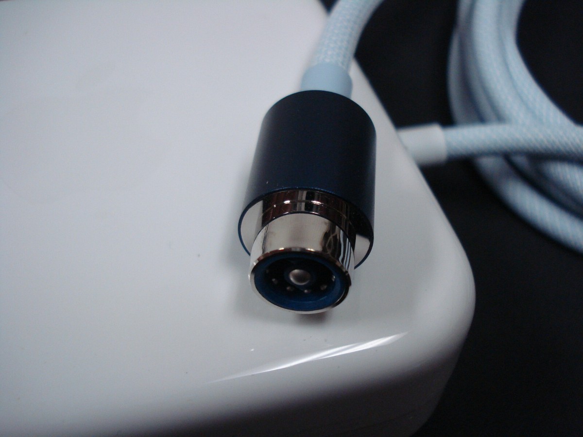 NEW Genuine Apple iMac 24