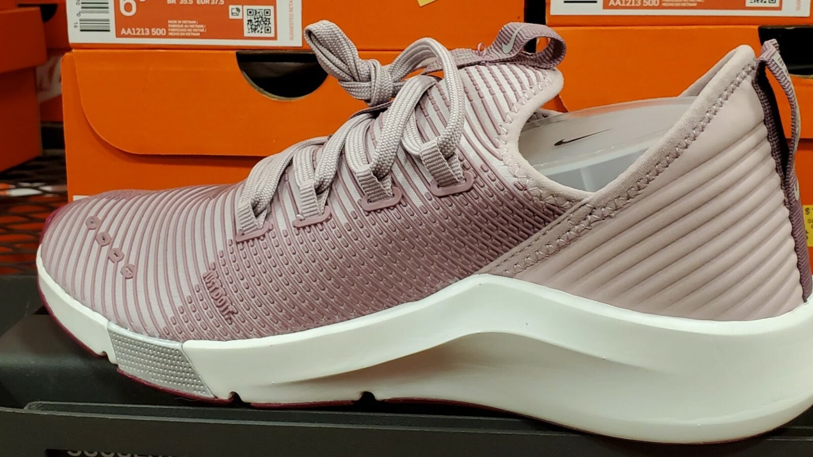 nike air zoom elevate plum chalk