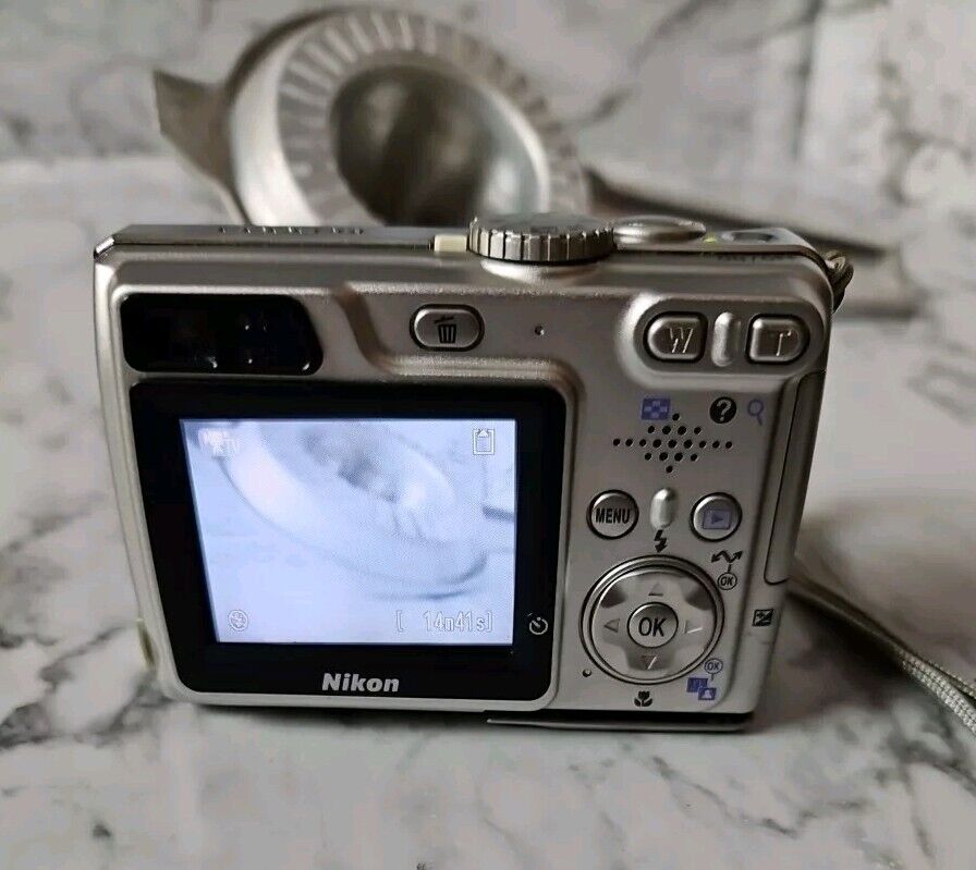 Nikon Coolpix 5900 Digital Camera Works But Selling As Nikon Coolpix 5900 Digital Camera Works But Selling As