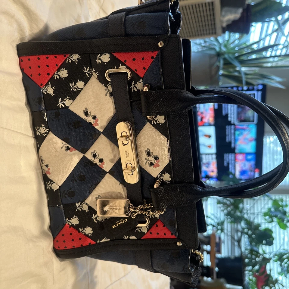 BOLSO DE MANO/BOLSO DE HOMBRO COACH SWAGGER 27 PATCHWORK Rojo Blanco Y Azul Foto 2 de 4
