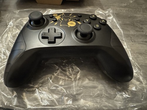 HORI Nintendo Switch Wireless HORIPAD - Pokemon Black & Gold Pikachu Controller - Picture 2 of 7