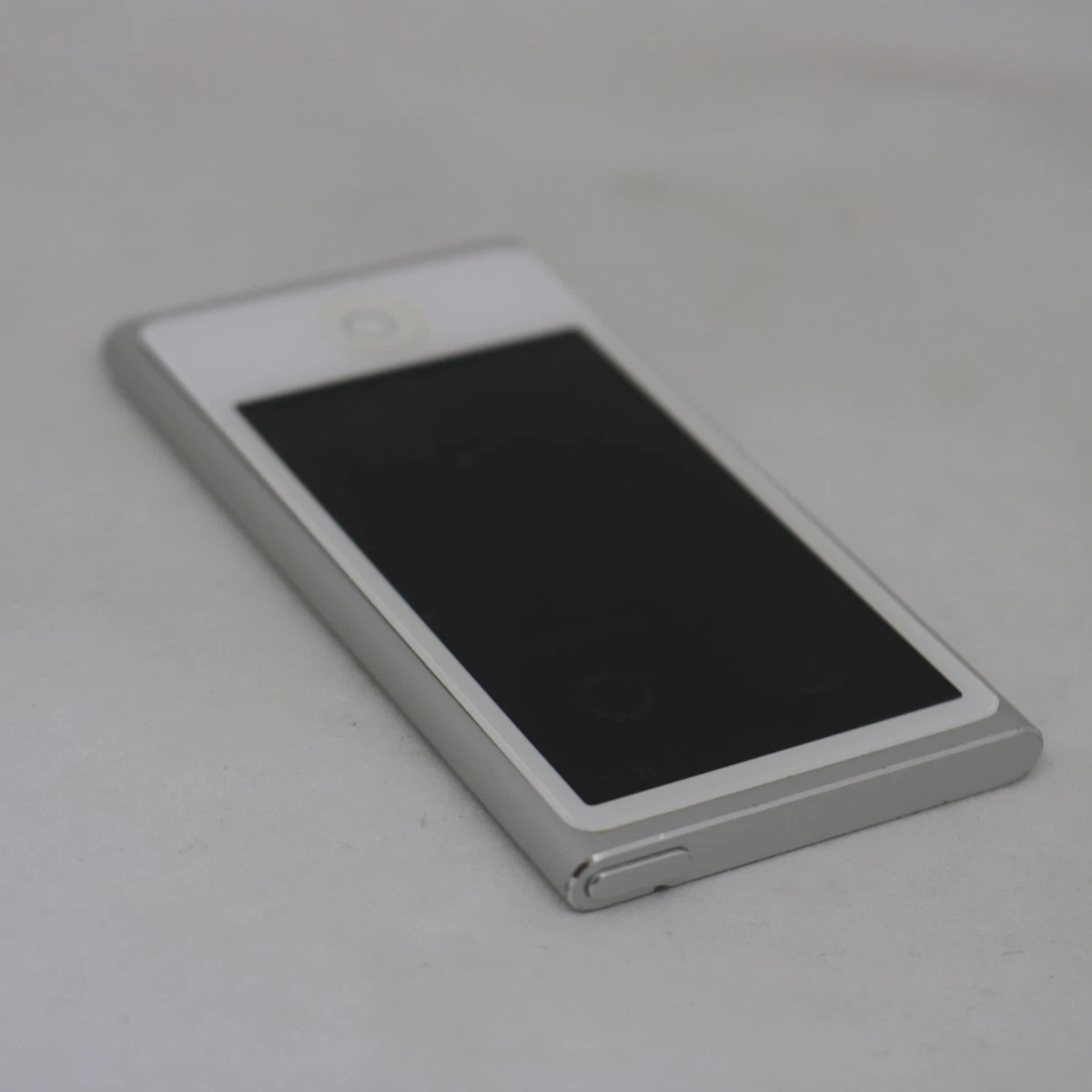 Apple iPod nano 7. Generation Silber (16GB) MP4-Player / Bluetooth / Händler
