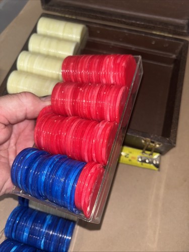 Vintage Bakelite Poker Chips With Case Approx 300 Chips With Trays - Picture 5 of 6