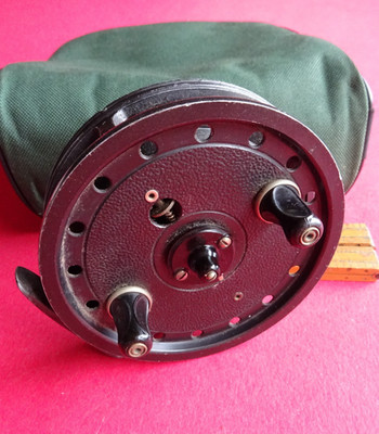 EINE GUTE GEBRAUCHTE VINTAGE J W YOUNG 4'' THE RAPIDEX CENTERPIN REEL + REEL CASE