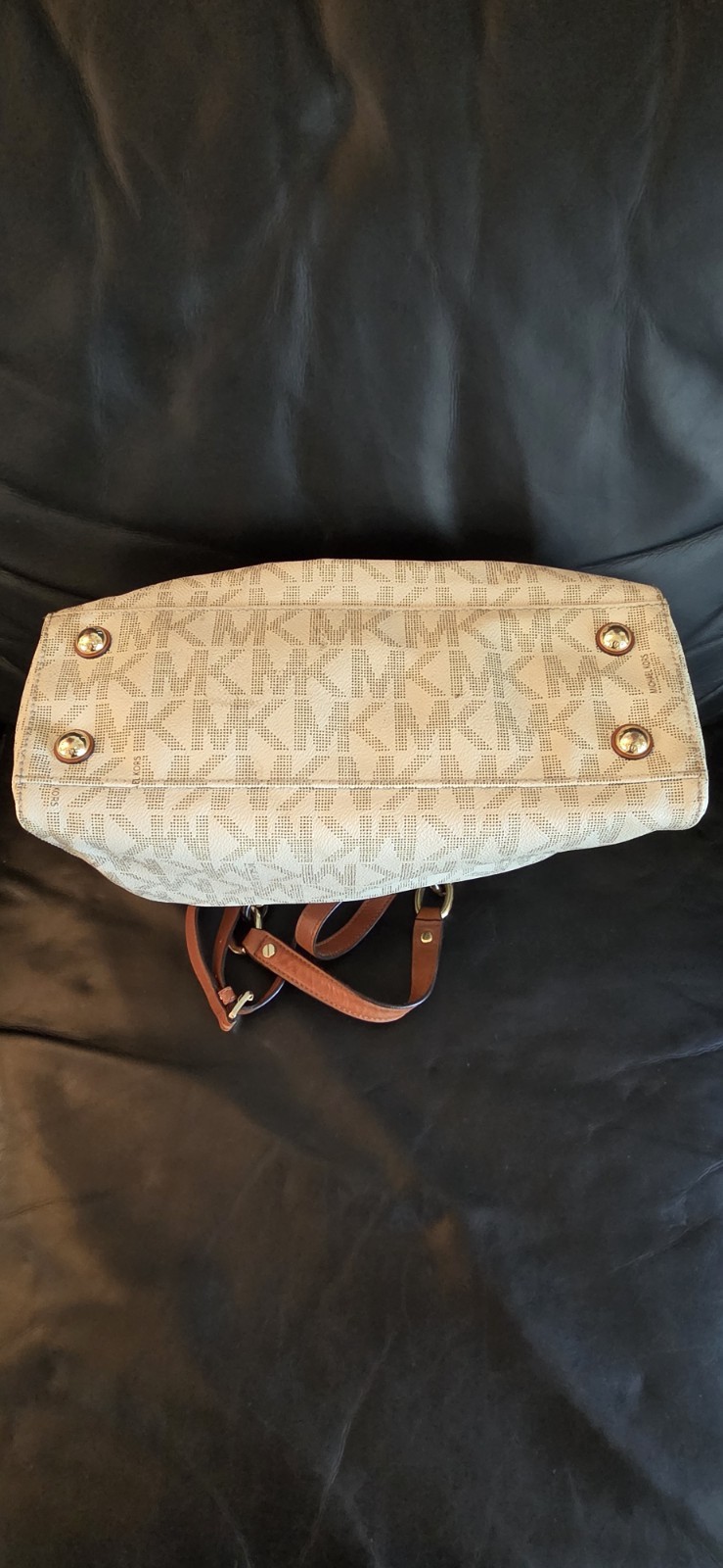 Authentic Michael Kors Purse - image 5