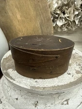 Antique Primitive  Small Oval Bentwood  w/ Lid  Pantry Spice Box