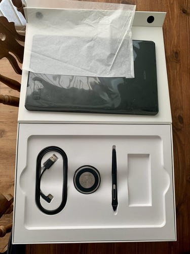 Wacom Intuos Pro Medium Pen Touch Graphics Tablet PTH-660 - VGC Original Box - Photo 8/13
