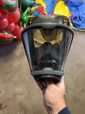 MSA G1 Facepiece Respirator Mask 5pt Size Medium. 2 Used 1 Brand New.