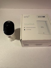 Arlo Ultra 2 Camera + Hub + 2 Batteries Charg...