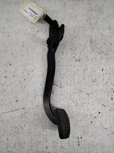 Pedale de frein PEUGEOT PARTNER 1 PHASE 2 4501V1 - Photo 1/4