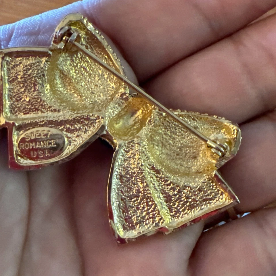 Sweet Romance USA American Flag Bow Pin, Flag Brooch Enamel  2" Wide x 1.25 Tall - Image 4 of 4