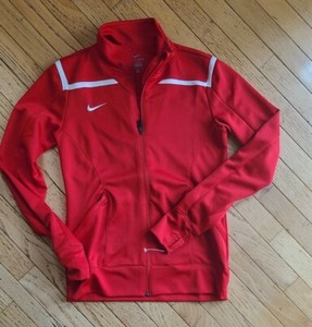 thumb hole jacket nike
