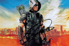 Stephen Amell ARROW UH zdjęcie z oryginalnego autografu #92