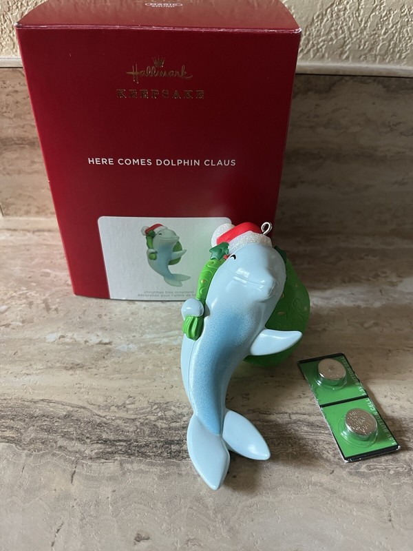 HALLMARK HERE COMES DOLPHIN CLAUS 2021 MAGIC CHRISTMAS ORNAMENTS SANTA HAT