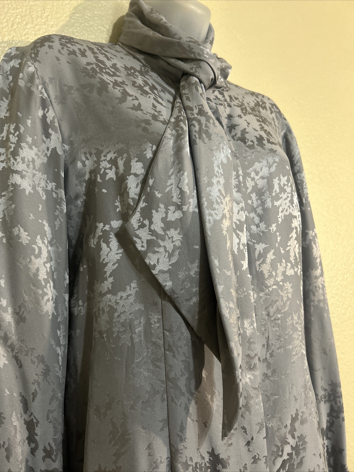 Silk Studio By Claude Bennett Silver/Gray Long Sl… - image 4