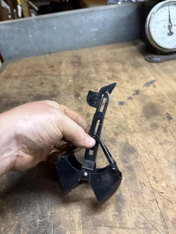 De Colección Nylint Construcción Grúa Estaño Metal Juguete Cubo Almeja Carcasa Cuchara Piezas EE. UU. Foto 3 de 4