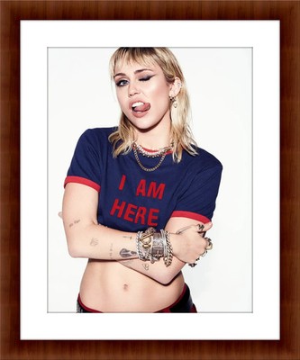 Miley Cyrus 8.5 x 11 Candid Color Unframed Collectable Photograph