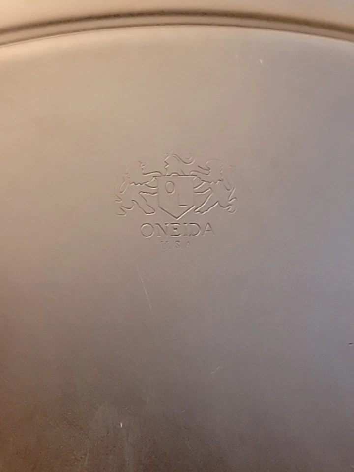 Bandeja Oneida banhada a prata e preta sobreposta floral e borboleta 10 polegadas - Imagem 4 de 4