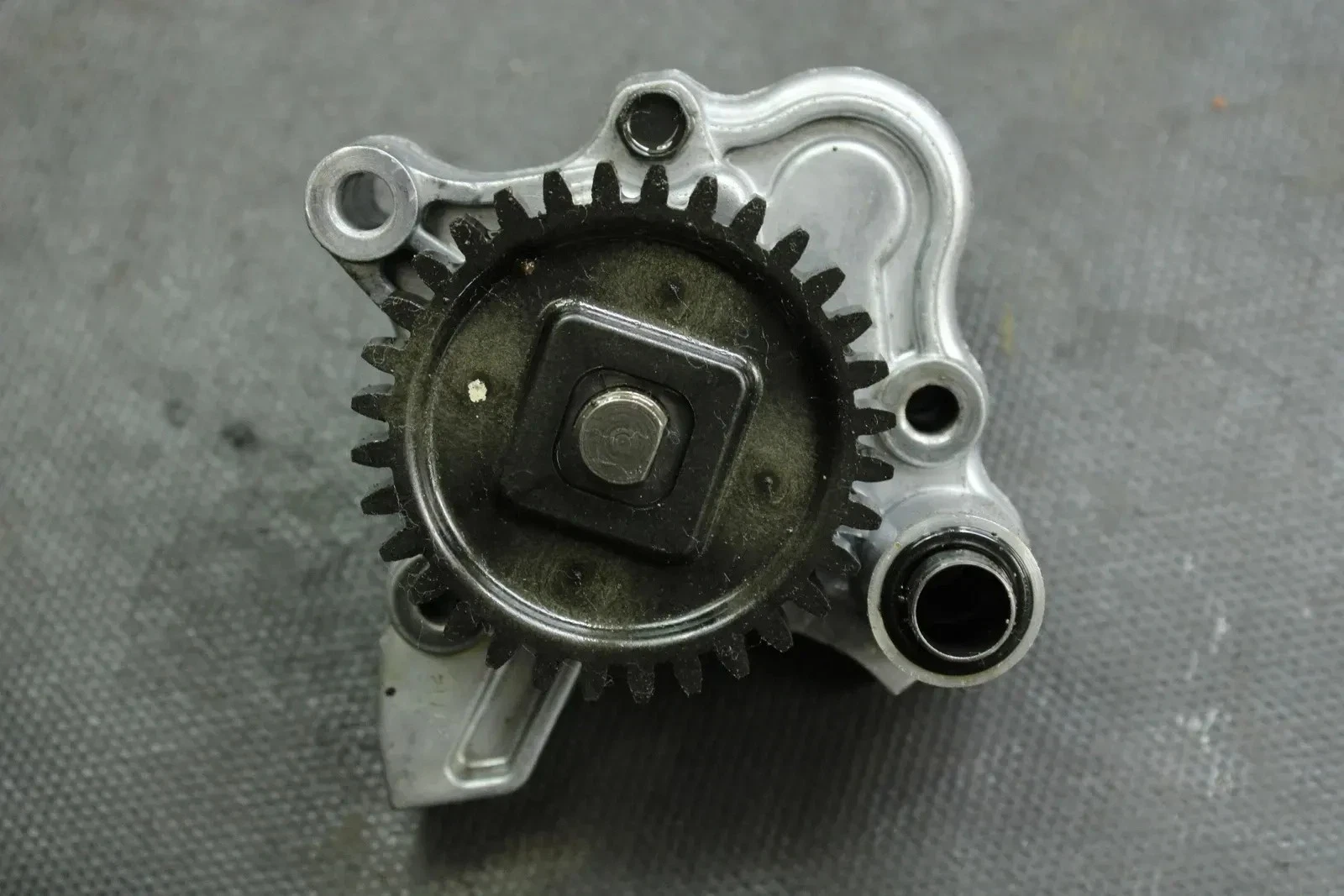2014 Honda CRF250L OEM Oil Pump Assembly 15100-KYJ-900 B4457