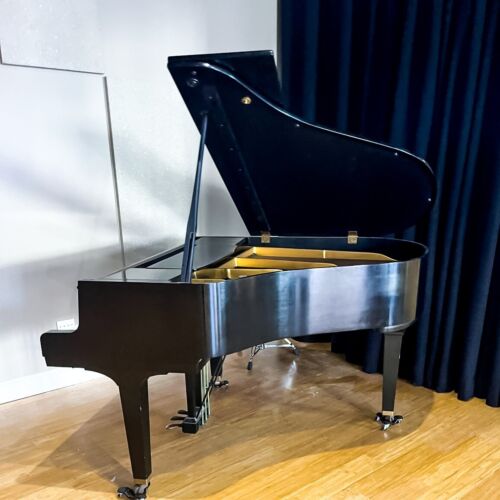 Yamaha G1 Grand Piano - 5'3" Ebony Great Sound - Picture 4 of 7