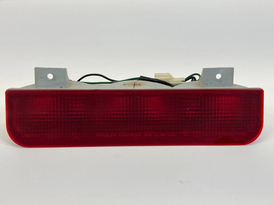 1997-2004 Mitsubishi Montero Sport 3rd Third Brake Light Tail Lamp 050-9147 OEM - Imagem 2 de 4