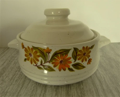Vintage Capri Bake Serve' n Store Stoneware Individual Casserole 70's
