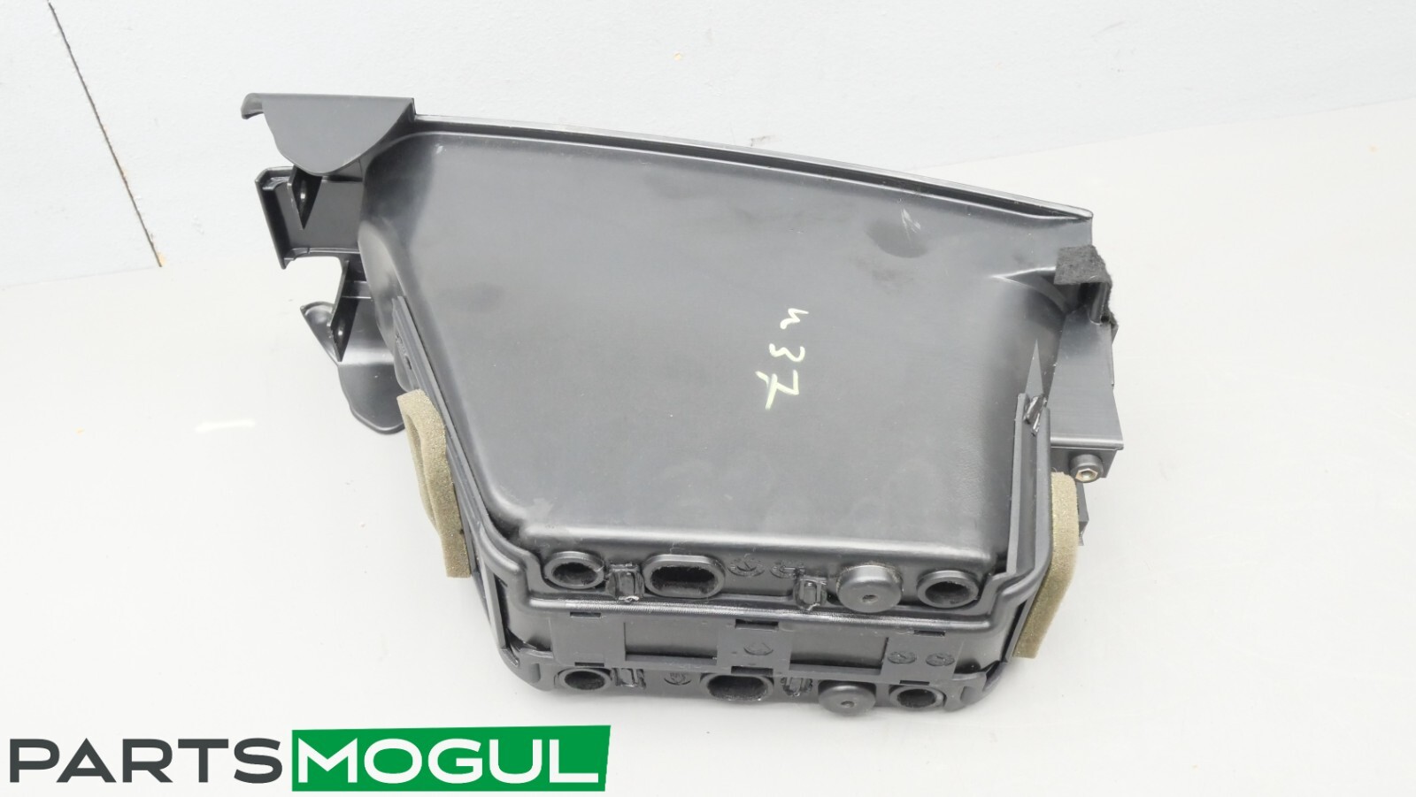 03-13 Maserati Quattroporte Center Console Arm Rest Armrest Storage  Compartment