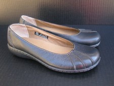 Clarks Women's Black Leather Slip On Loafers, Size 6 M