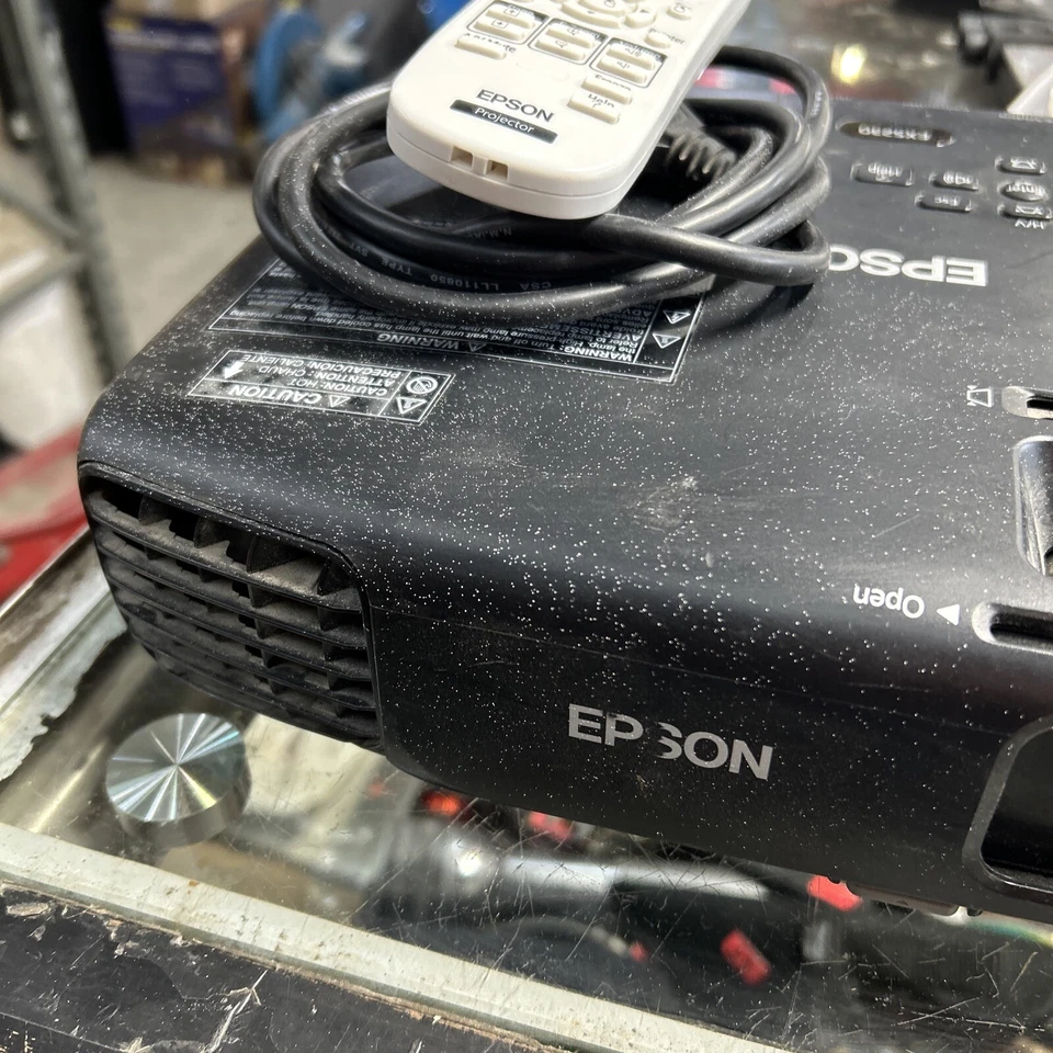 Epson EX5230 Pro 3500 Lumens XGA 3LCD Projector (Used, Works) Free Shipping - Image 2 of 4