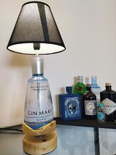 Lampada a levitazione Magnetica Fatta Con Bottiglia Di Gin