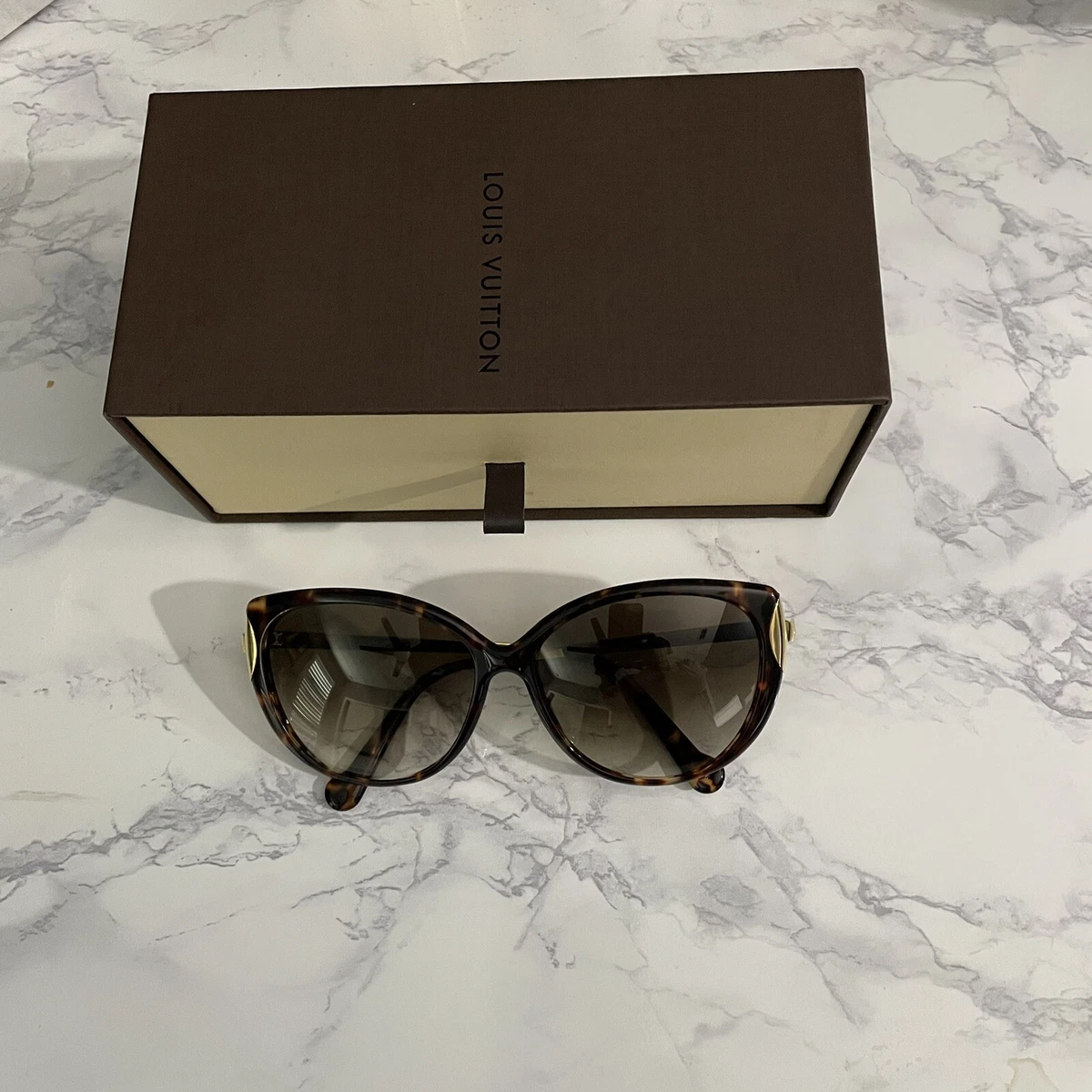 Louis Vuitton LV Garance Z0754W Gold Frame Women's Ladies Sun Glasses Shades