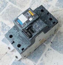 Merlin Gerin NG125L 18788 disjoncteur modulaire multi 9 2 pôles 10A courbe c