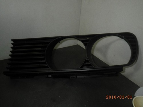 128266 Kühlergrill rechts BMW 3er (E30) 0620512 316i