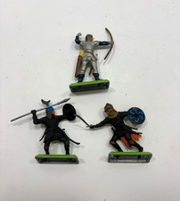 Britains Deetail Die Cast Medieval Scarcen And Knight