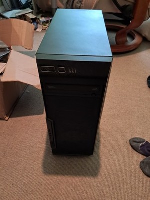 Pc IntelCore i5-10400F, Gefordert Rtix 3050, 16GB RAM, 500GB SSD + Bildschirm