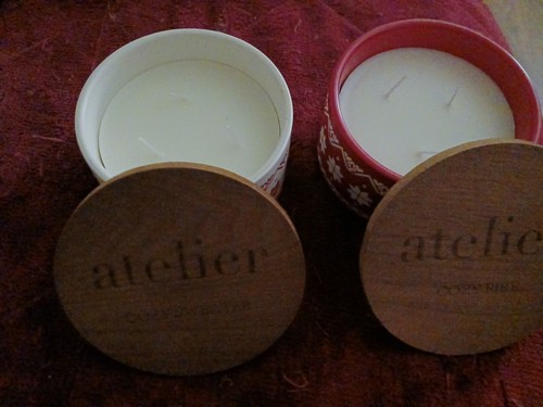 Atelier Cozy Fire & Cozy Sweater Scented Holiday Candles Ceramic 15.5 Set Of 2 - Picture 4 of 7
