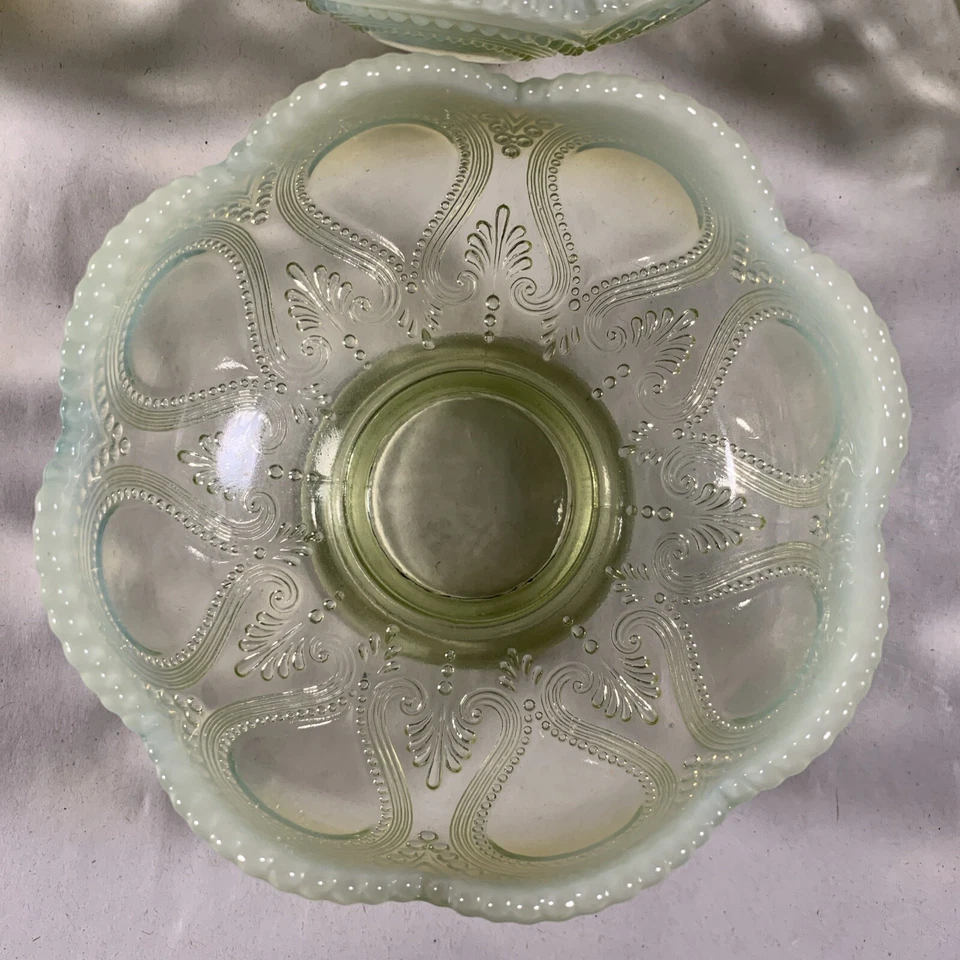 Juego de 5 cuencos vintage de vaselina opalescente y vidrio de uranio con patas en relieve Foto 4 de 4