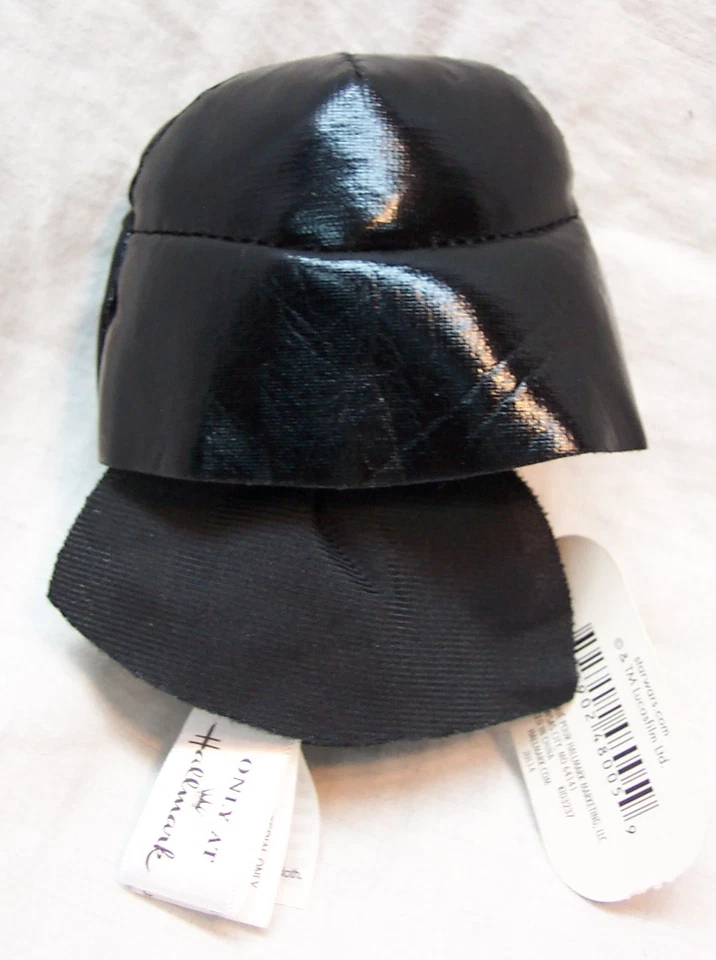 Hallmark Itty Bittys Star Wars Darth Vader 4" Brinquedo de Pelúcia ANIMAL DE PELÚCIA NOVO - Imagem 2 de 4