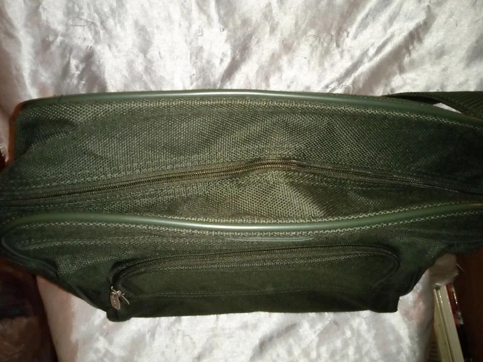BOLSO DE VIAJE PEQUEÑO JC PENNEYS JAGUAR VERDE OSCURO BOLSO DE HOMBRO Foto 3 de 4