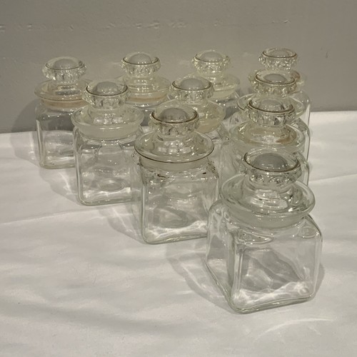 10 Antique DAKOTA SQUARE APOTHECARY GLASS CANDY JARS GROUND LID & NECK 2” X 2” - Picture 9 of 12