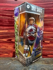 Playmates 1998 Collectors Edition NHL Pro Zone Joe Sakic (Open Box Box Damage)