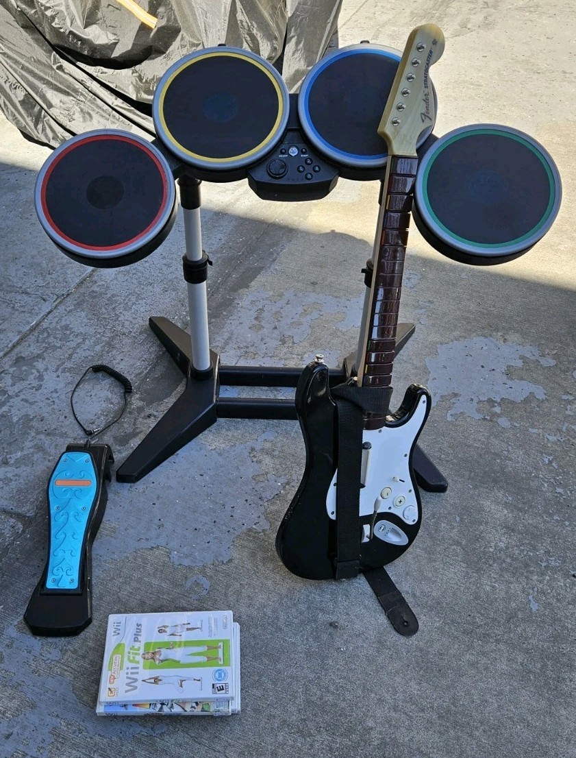 Nintendo Wii Rock Band Bundle Set Fender Guitar Drums Foot Pedal And Games🔥🔥