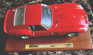 Ferrari 250 GTO Laguna Seca Blanche - Modèle 1/18 De Burago, édition Racing, Vintage 1962