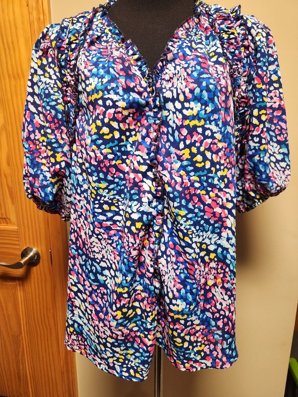 Umgee Women's Plus 1XL Multicolor Abstract Ruffle V-Neck Short Puff Sleeve Tunic