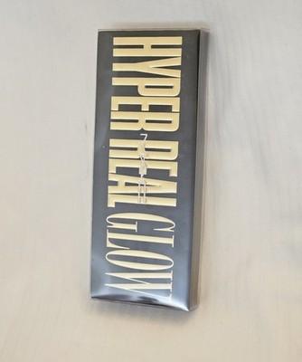 MAC Hyper Real Glow Palette - Get it Glowin' - Illuminate Your Radiance