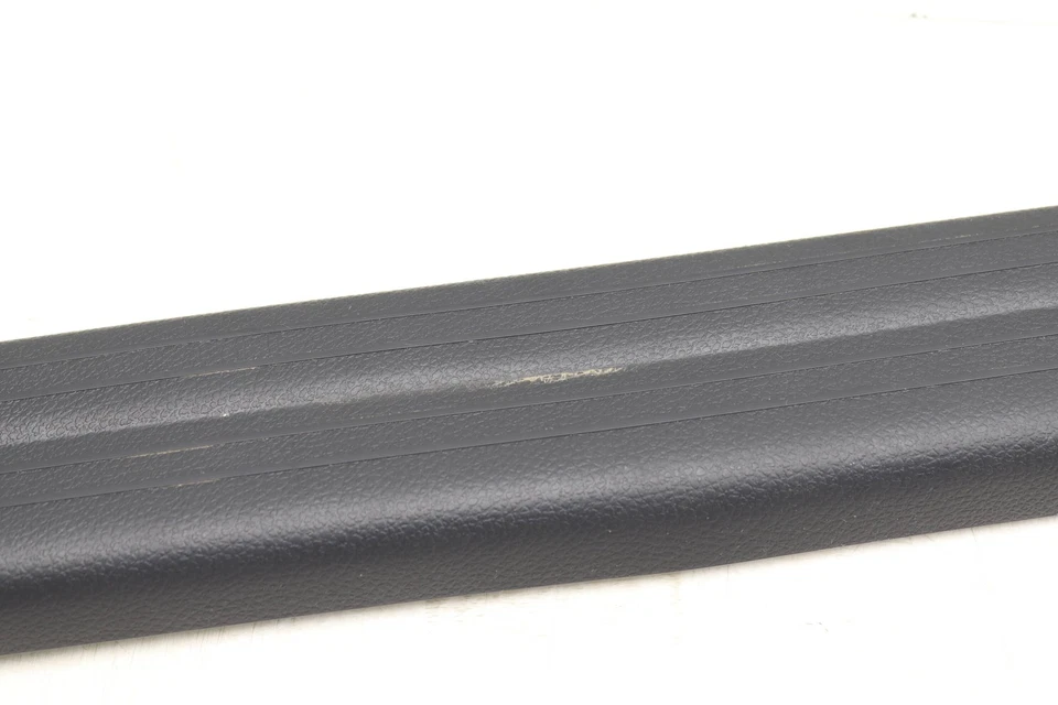 2015 MERCEDES-BENZ B ELECTRIC DRIVE - Tampa do painel frontal esquerda inferior KICK / ACABAMENTO - Imagem 2 de 4