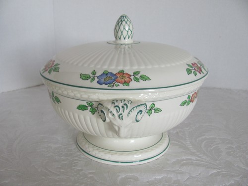 Wedgwood Plymouth Floral-Edme Acanalado-Inglaterra-Cabeza de Carnero-8" Cuenco para Servir Cubierto - Imagen 3 de 11