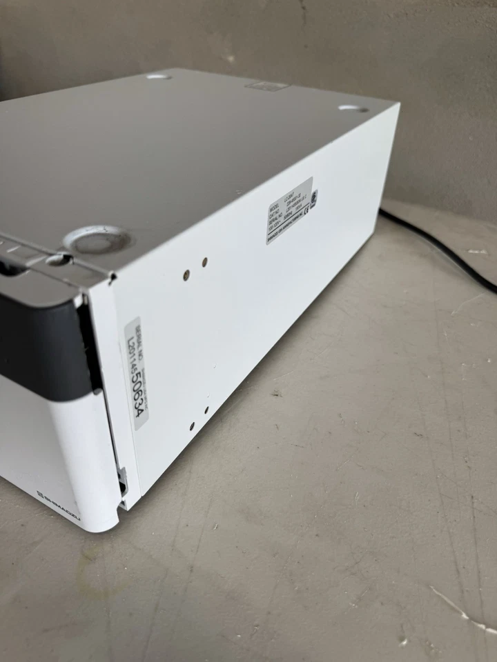 Bomba cromatógrafa líquida Shimadzu LC-20AT Prominence HPLC 228-45001-32 Foto 3 de 4