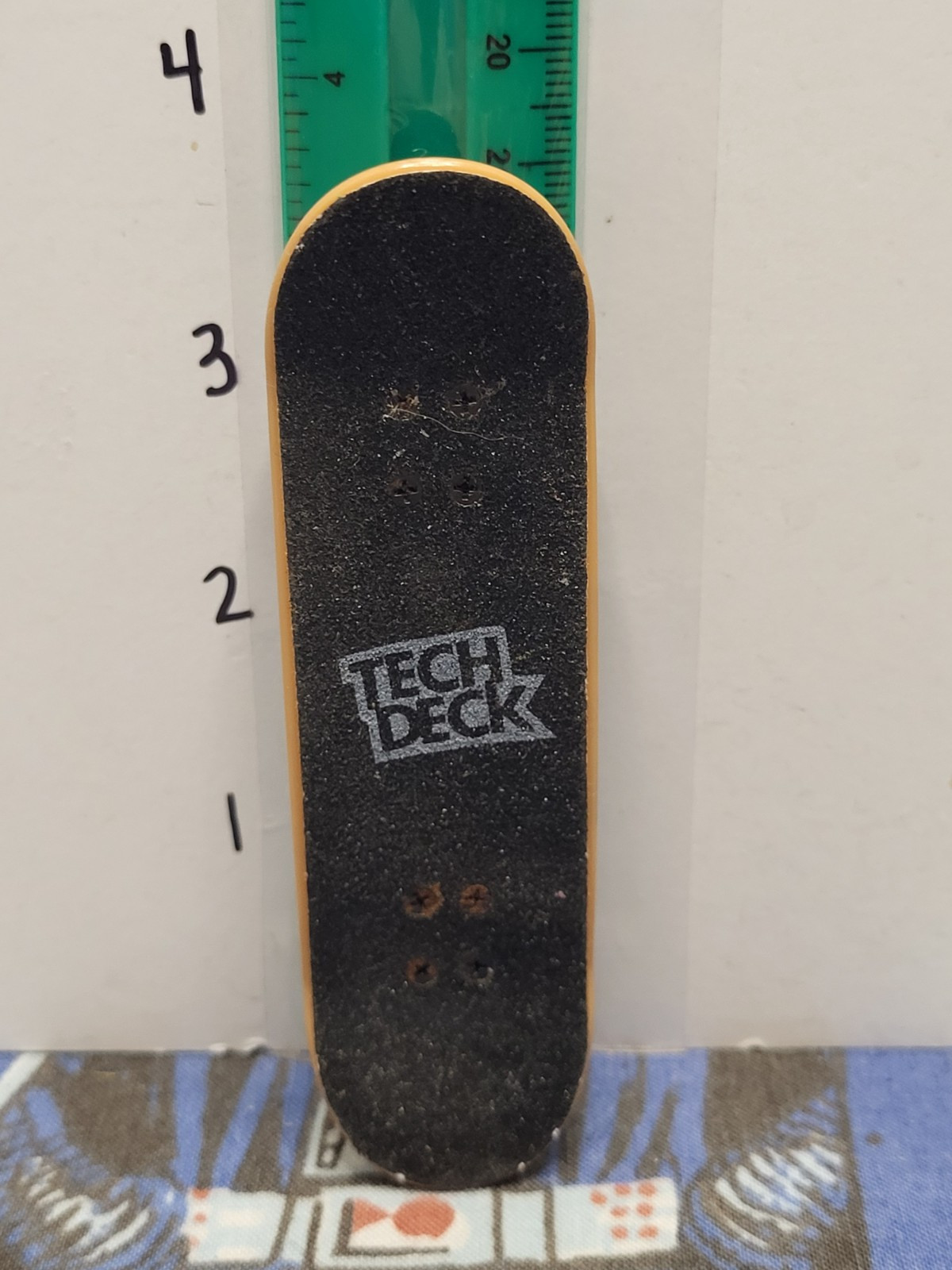 Rare TECH DECK Fingerboard Skateboard LARELLE GRAY Used, Scuffs