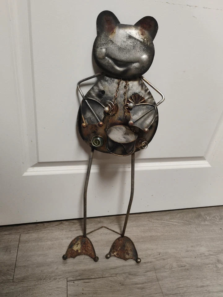 Scrap Metal Art/Frog Playing Banjo/Garden Decor Some Signs Of Rust - Image 4 of 4